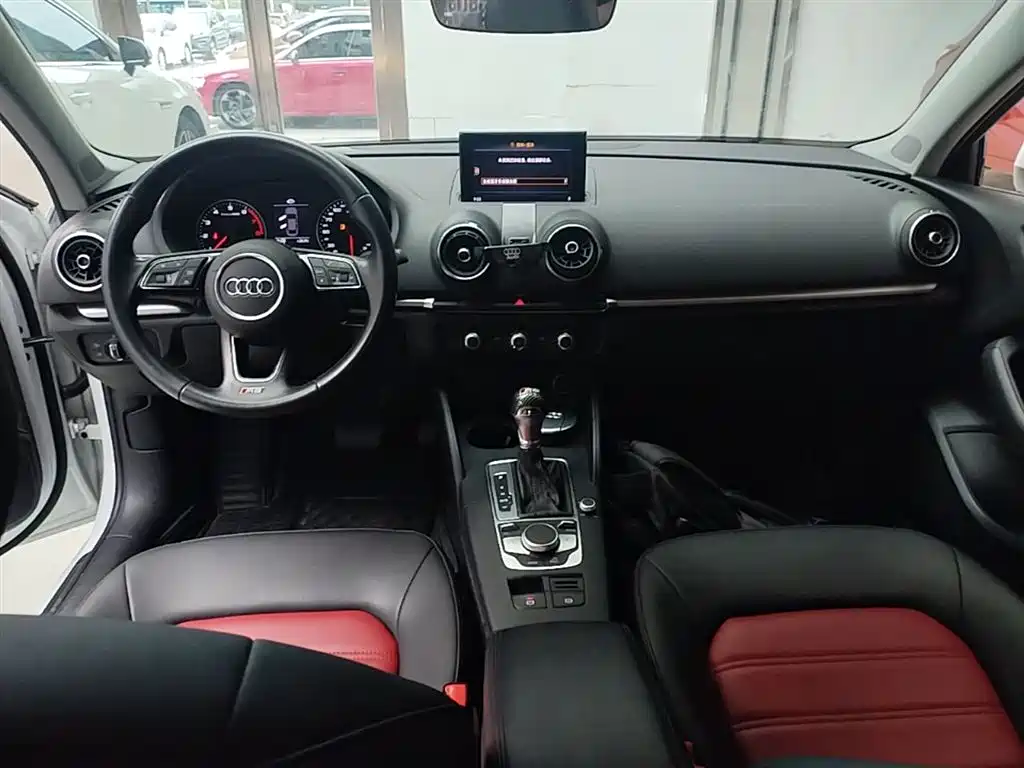 Audi A3 2018 30th Anniversary Limousine 35 TFSI Progressive фото 10
