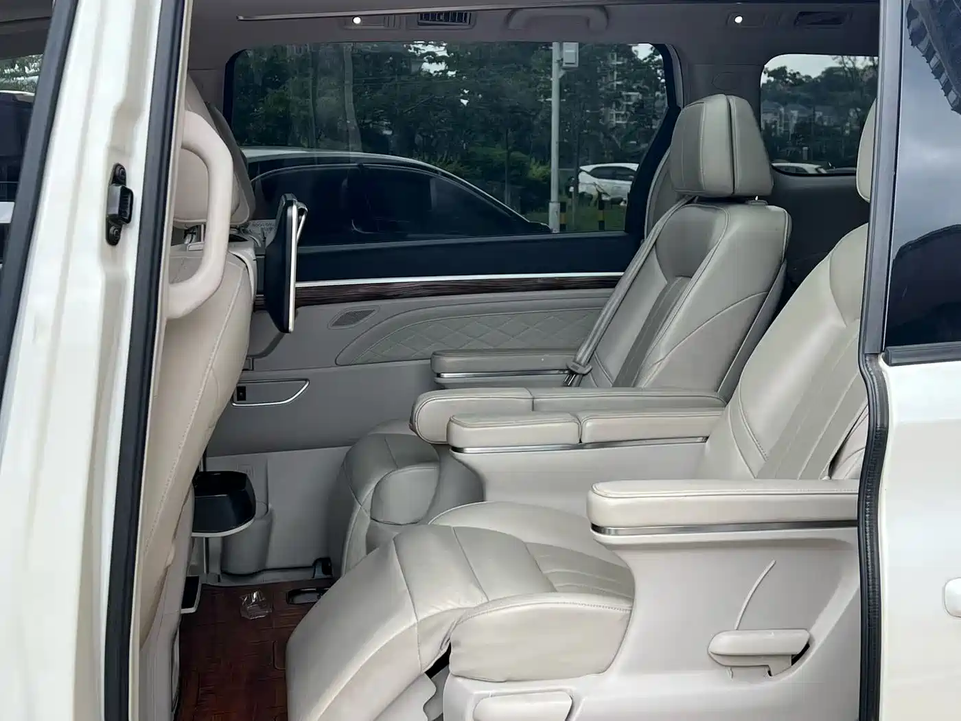 GAC Trumpchi Trumpchi M8 2018 320T Flagship Edition фото 6