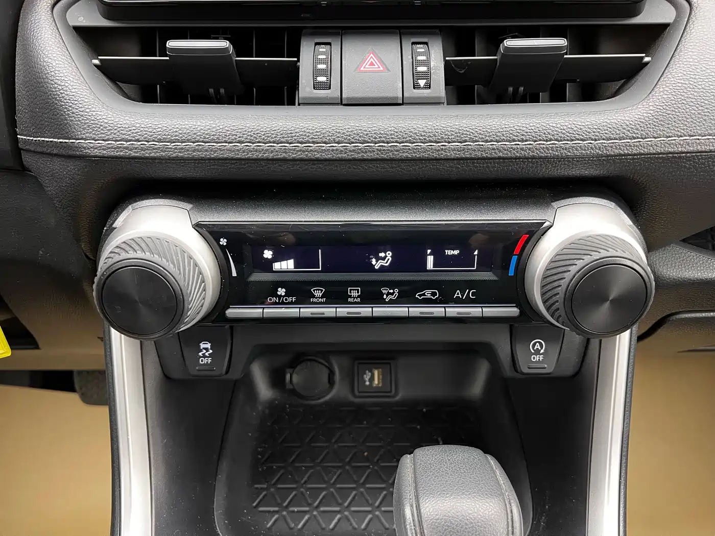Toyota Wildlander 2024 2.0L CVT FWD Leading Edition фото 21