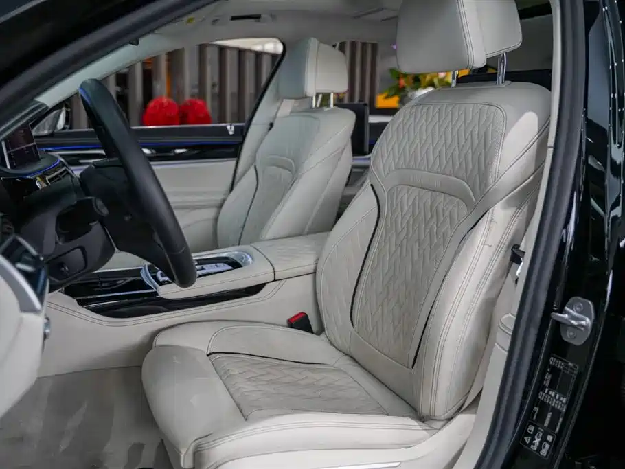 BMW 7 Series 2019 750Li xDrive V8 Luxury Package фото 19