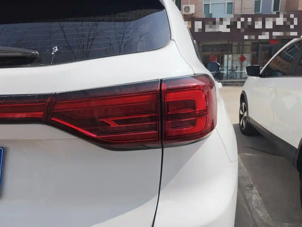 Photo 8 - Changan CS75