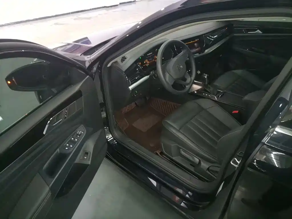 Volkswagen Passat 2023 Facelift 280TSI Business Edition фото 17