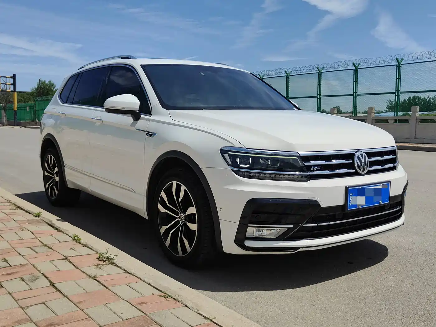 Volkswagen Tiguan L 2019 380TSI Auto 4WD R-Line Flagship Edition China VI фото 3