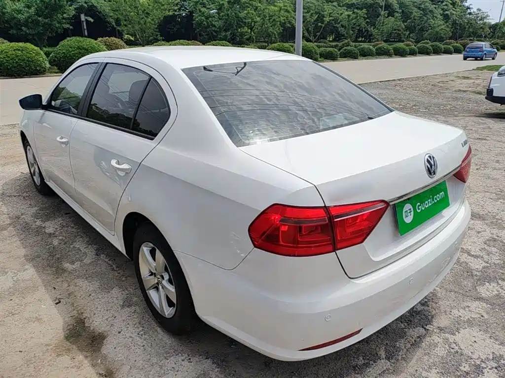 Volkswagen Lavida 2013 Facelift Classic 1.6L Automatic Trend фото 5
