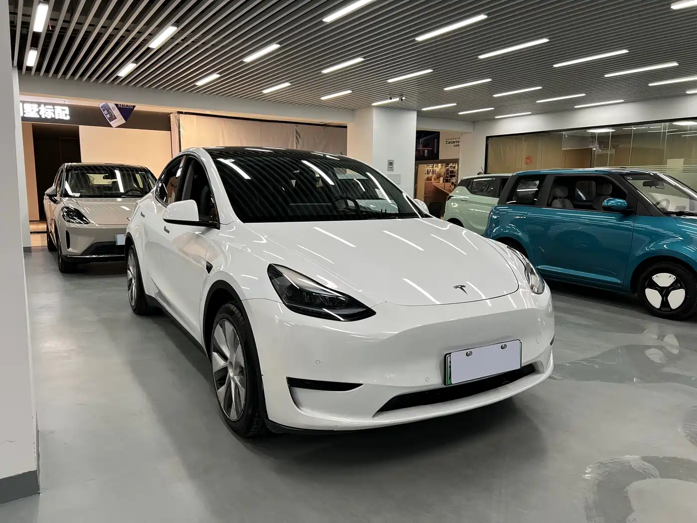 TESLA MODEL Y