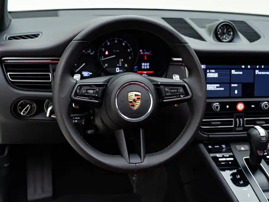 Porsche Macan 2023 Macan 2.0T фото 11