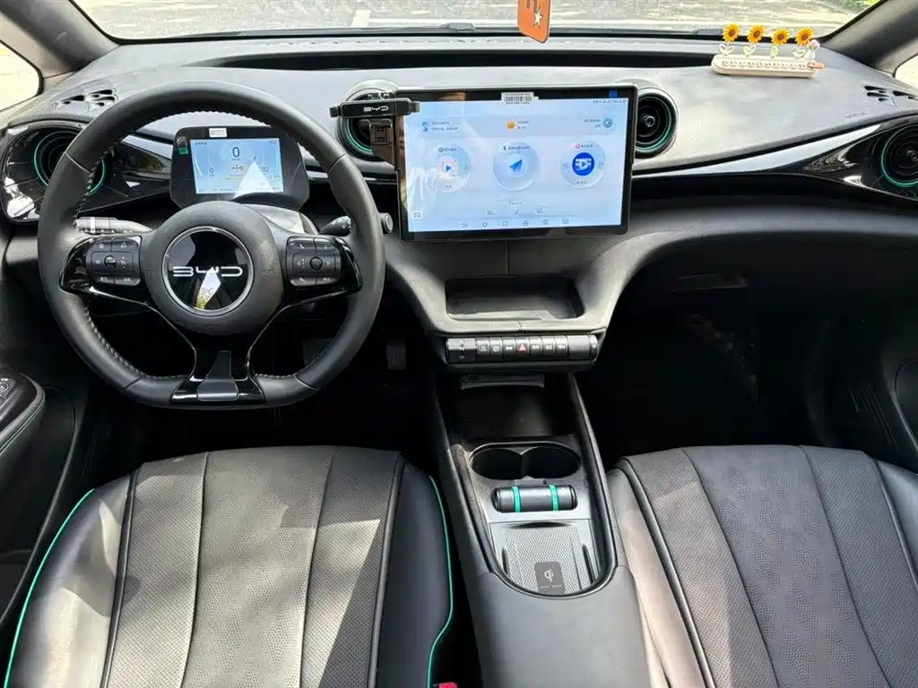 BYD Dolphin 2024 Glory Edition 420km Fashion Edition фото 4