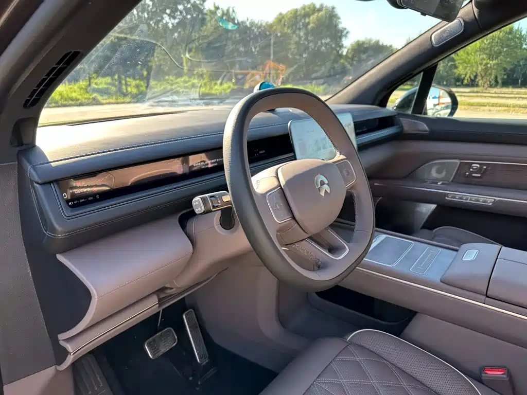 NIO ES8 2026 2025 Model 6-Seat Executive Luxury Edition