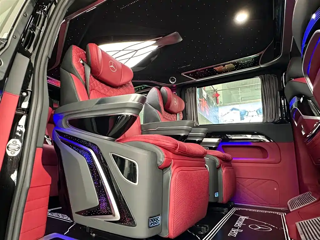 Mercedes-Benz Vito 2024 2.0T Business 7-Seater фото 19