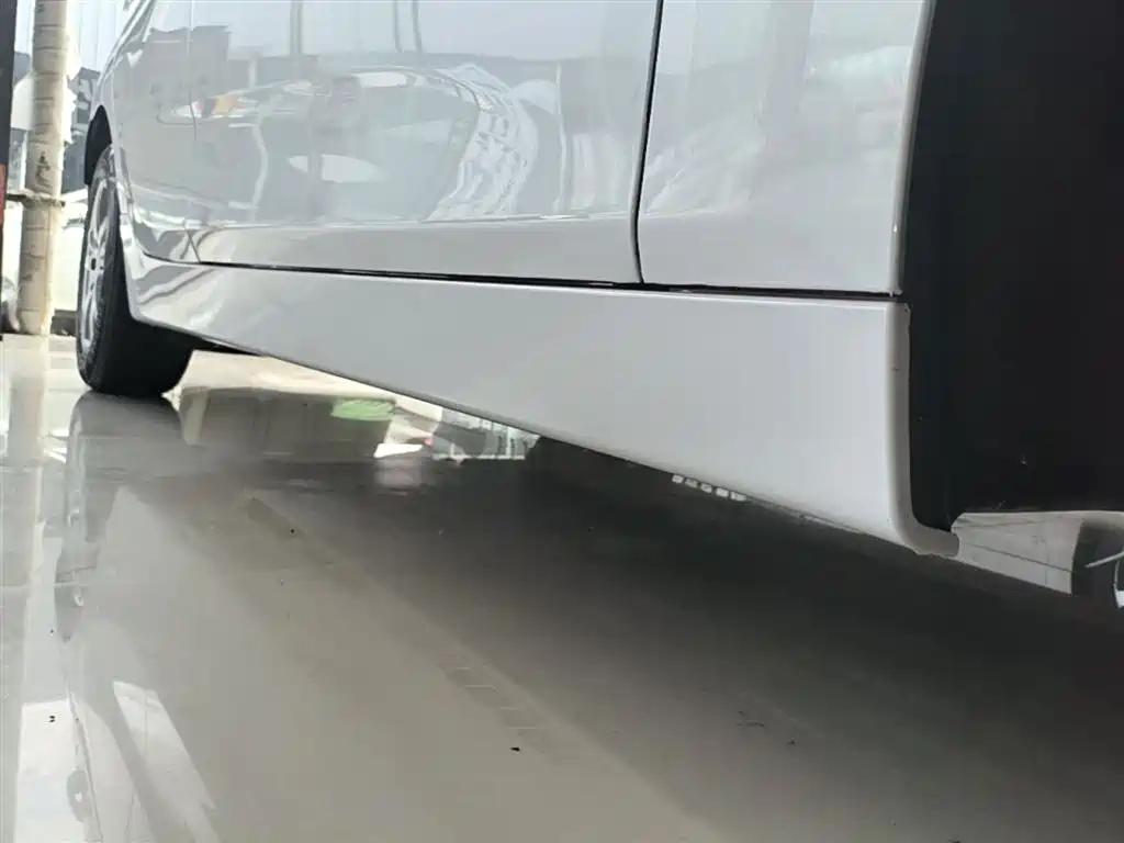 BMW 2 Series Touring 2016 218i Leading фото 21