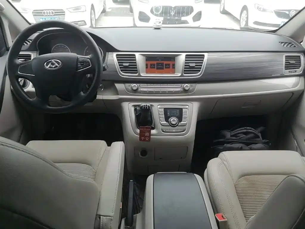 SAIC Maxus Maxus G10 2018 PLUS 2.4L Manual Elite Edition фото 10