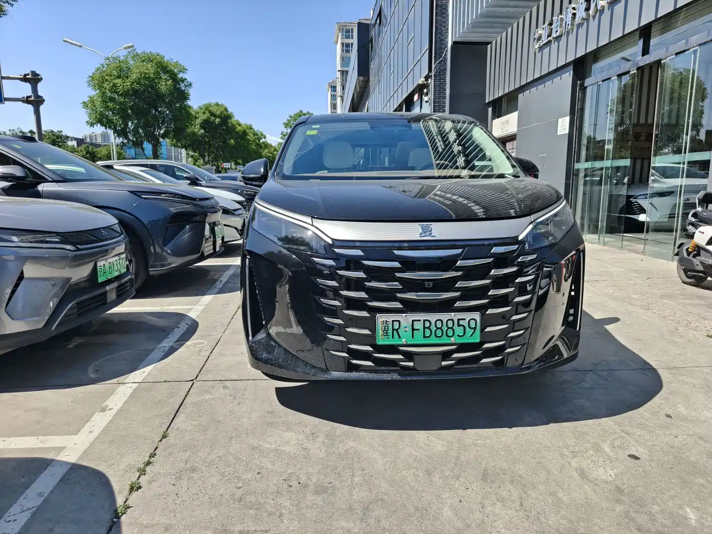 BYD Xia 2025 DM-i 1.5T 180km Surpass Edition фото 2