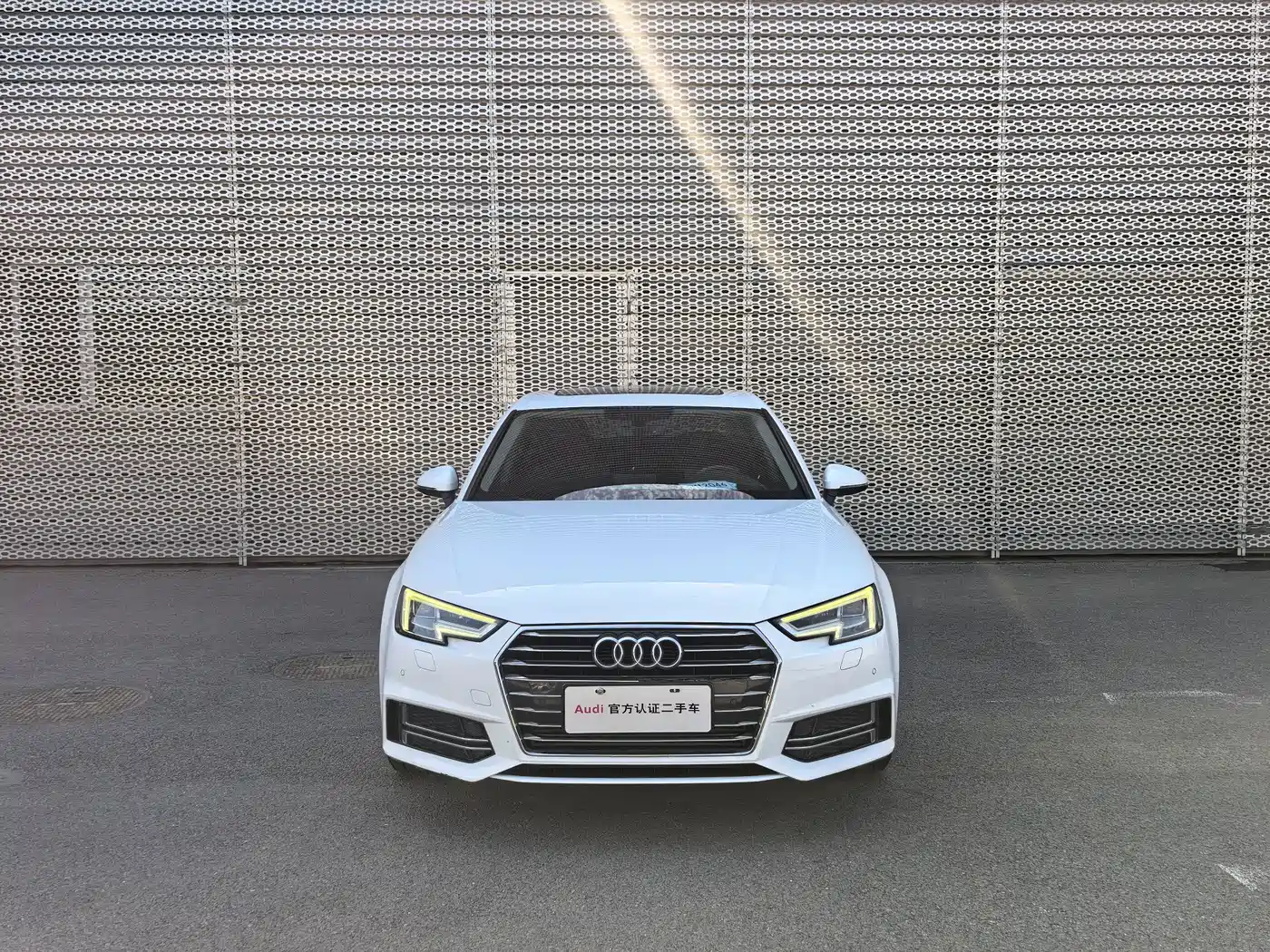 Photo 3 - Audi A4L