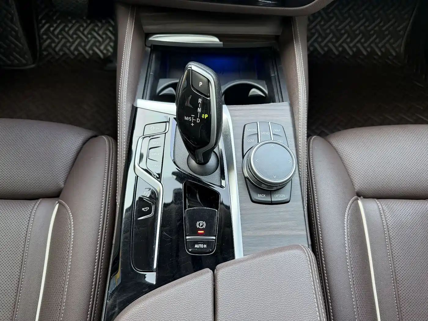 BMW 5 Series 2021 530Li Premium Luxury Package фото 13