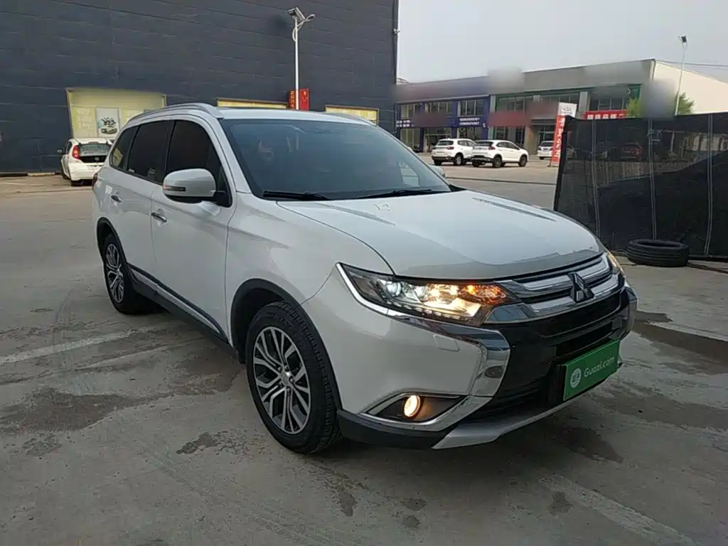 Mitsubishi Outlander 2017 2016 2.4L 4WD Elite Edition 5-seater