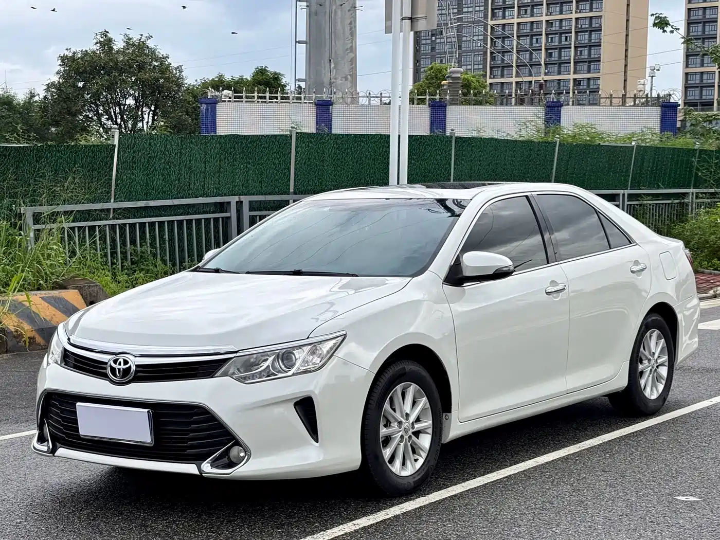 Toyota Camry 2017 2016 2.0G 10th Anniversary Leading Edition