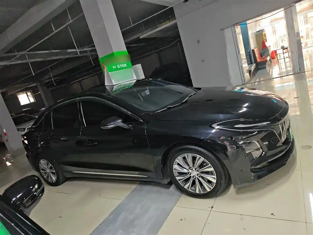 Hongqi E-QM5 2023 620km PLUS фото 11