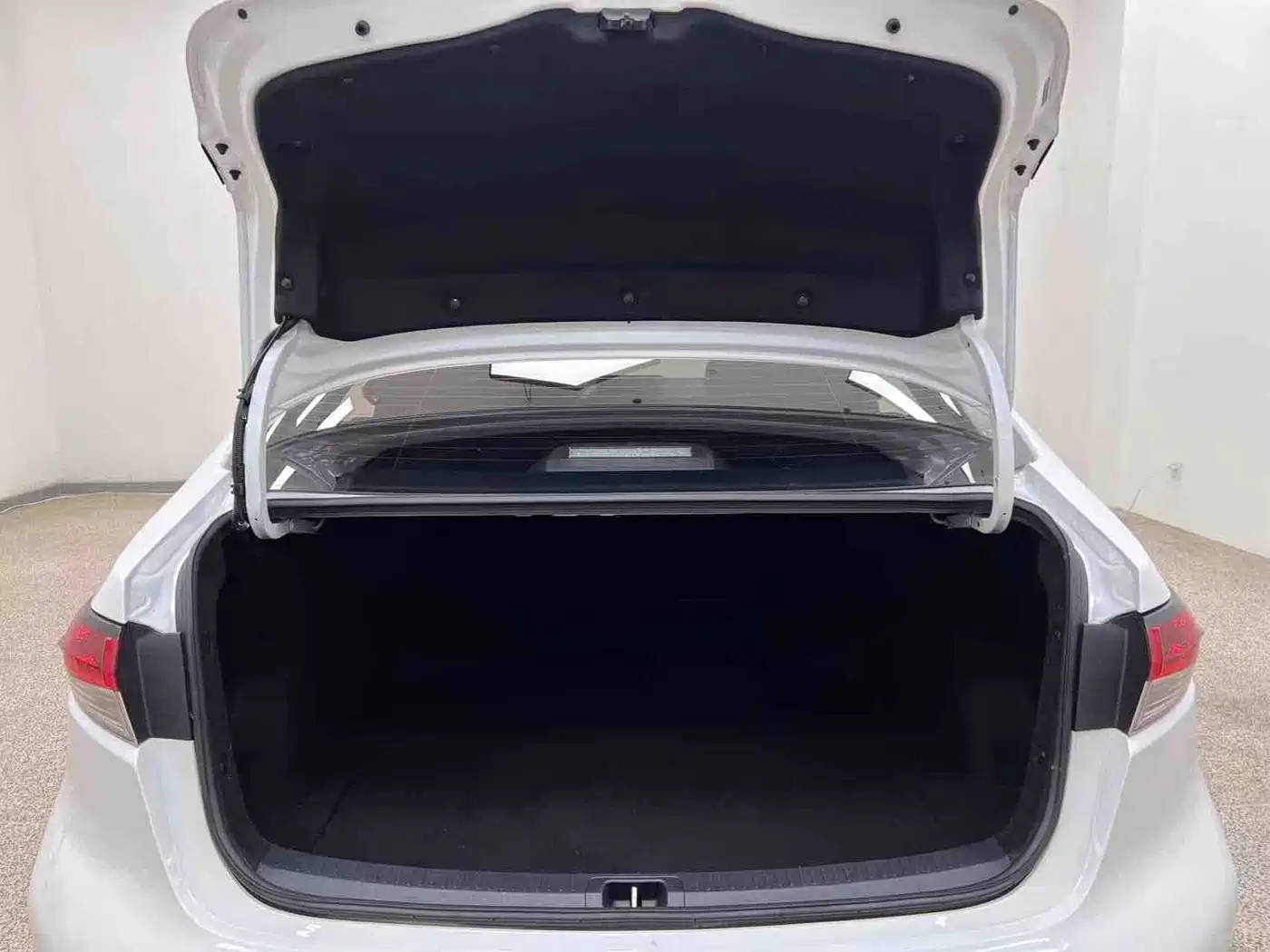 Toyota Levin 2022 185T CVT Luxury Edition фото 21