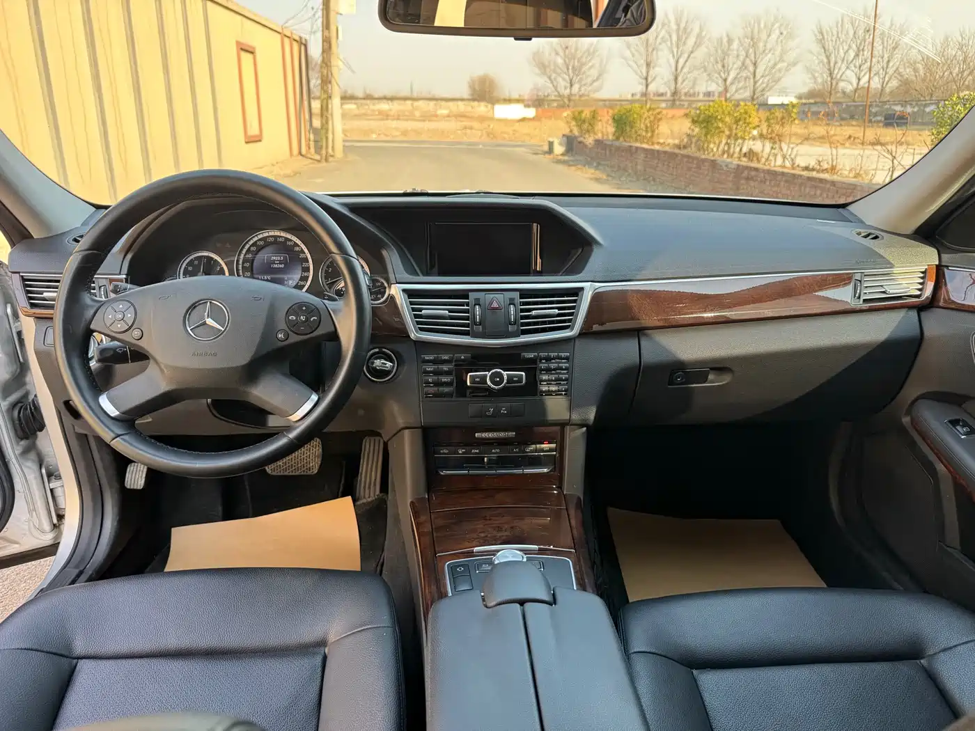 Mercedes-Benz E-Class 2013 Model E 260 L CGI Elegance фото 8