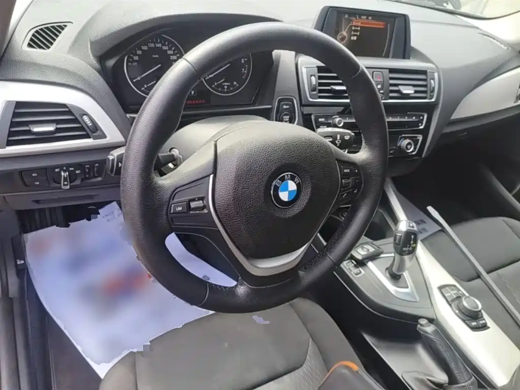 BMW 1 Series (Import) 2016 120i Leading Model фото 11