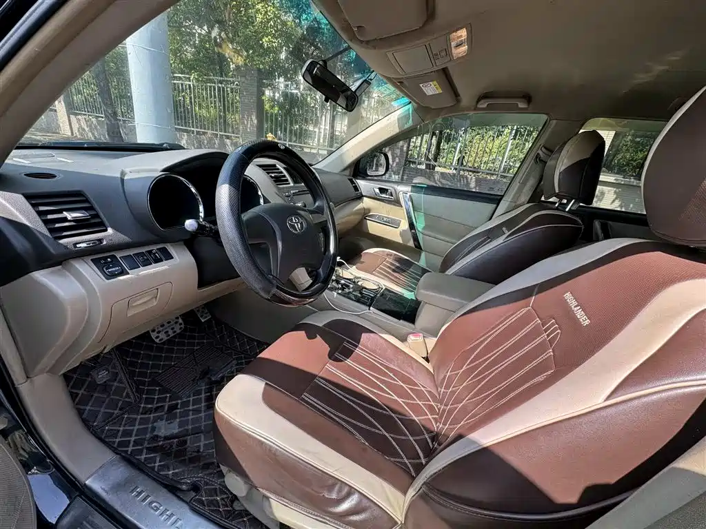 Toyota Highlander 2012 2.7L 2WD 7-Seat Elite фото 3
