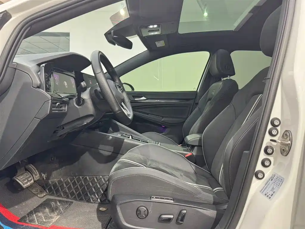 Volkswagen Golf 2021 280TSI DSG R-Line фото 7