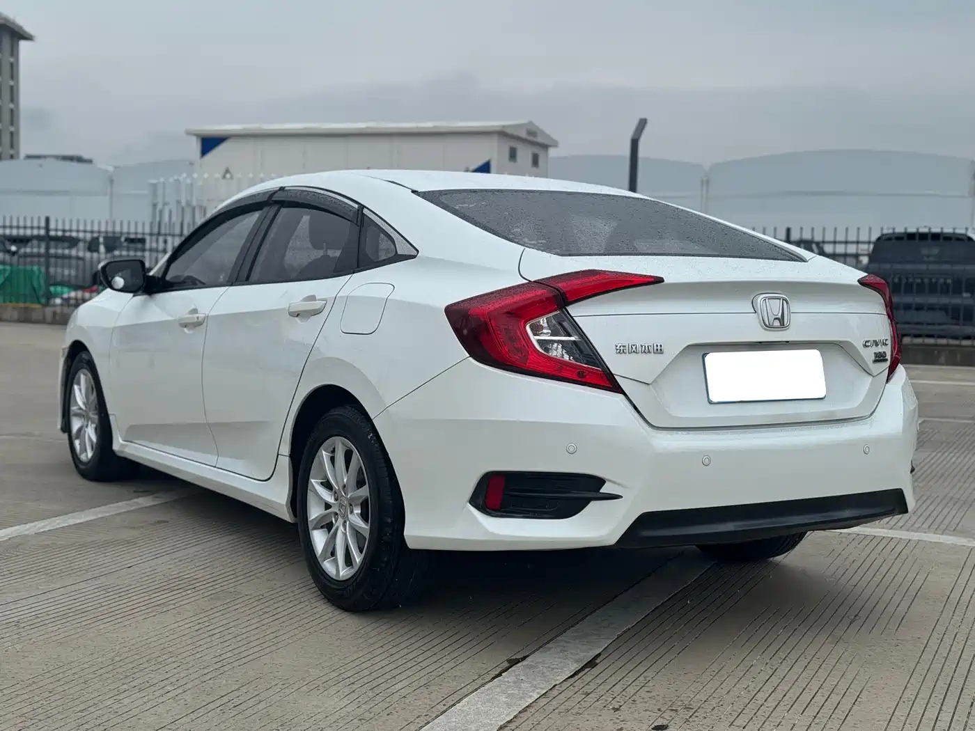 Фото 9 - Honda Civic