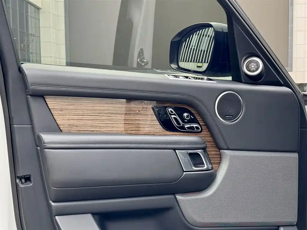 Land Rover Range Rover 2019 3.0 SC V6 Heritage Extended Edition фото 8