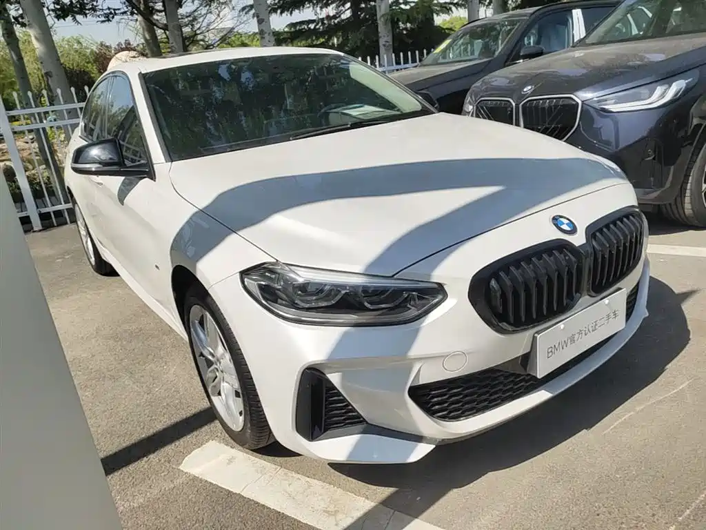 BMW 1-SERIES