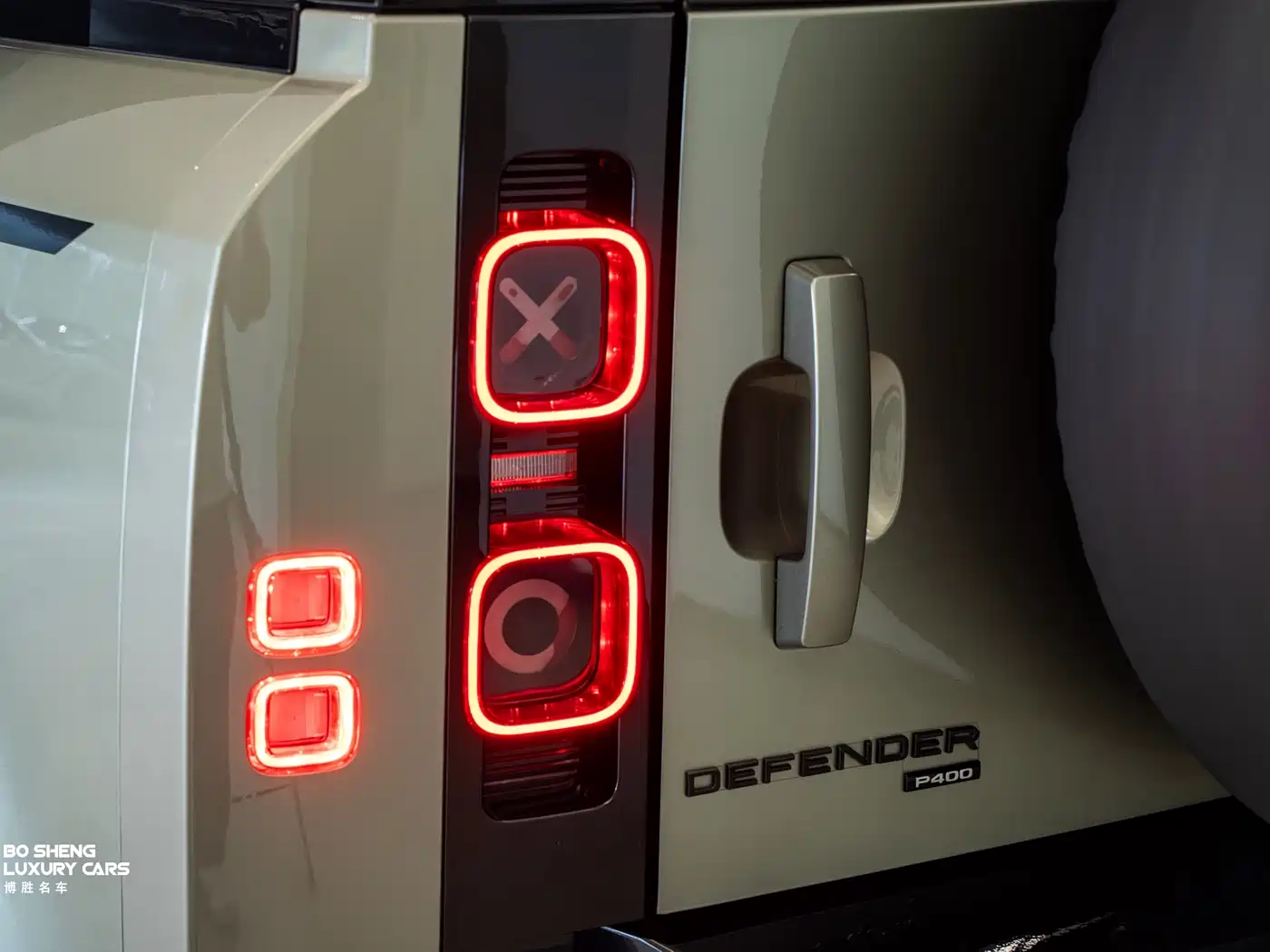 Land Rover Defender 2023 Model 110 3.0T P400 X-DYNAMIC HSE фото 31