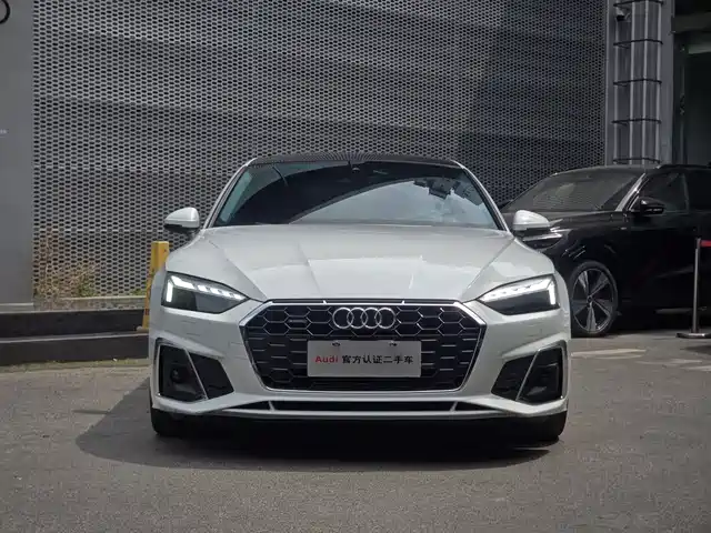Audi A5 (Import) 2023 Sportback 40 TFSI quattro Luxury Dynamic — фото 2