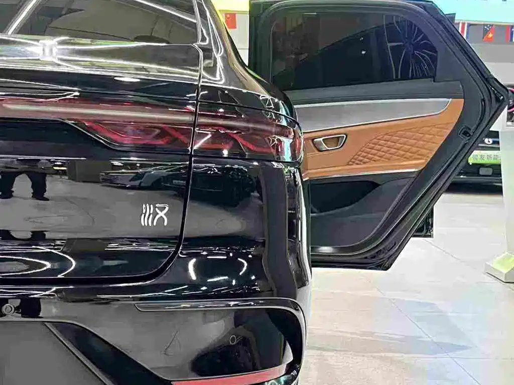Фото 20 - BYD Han
