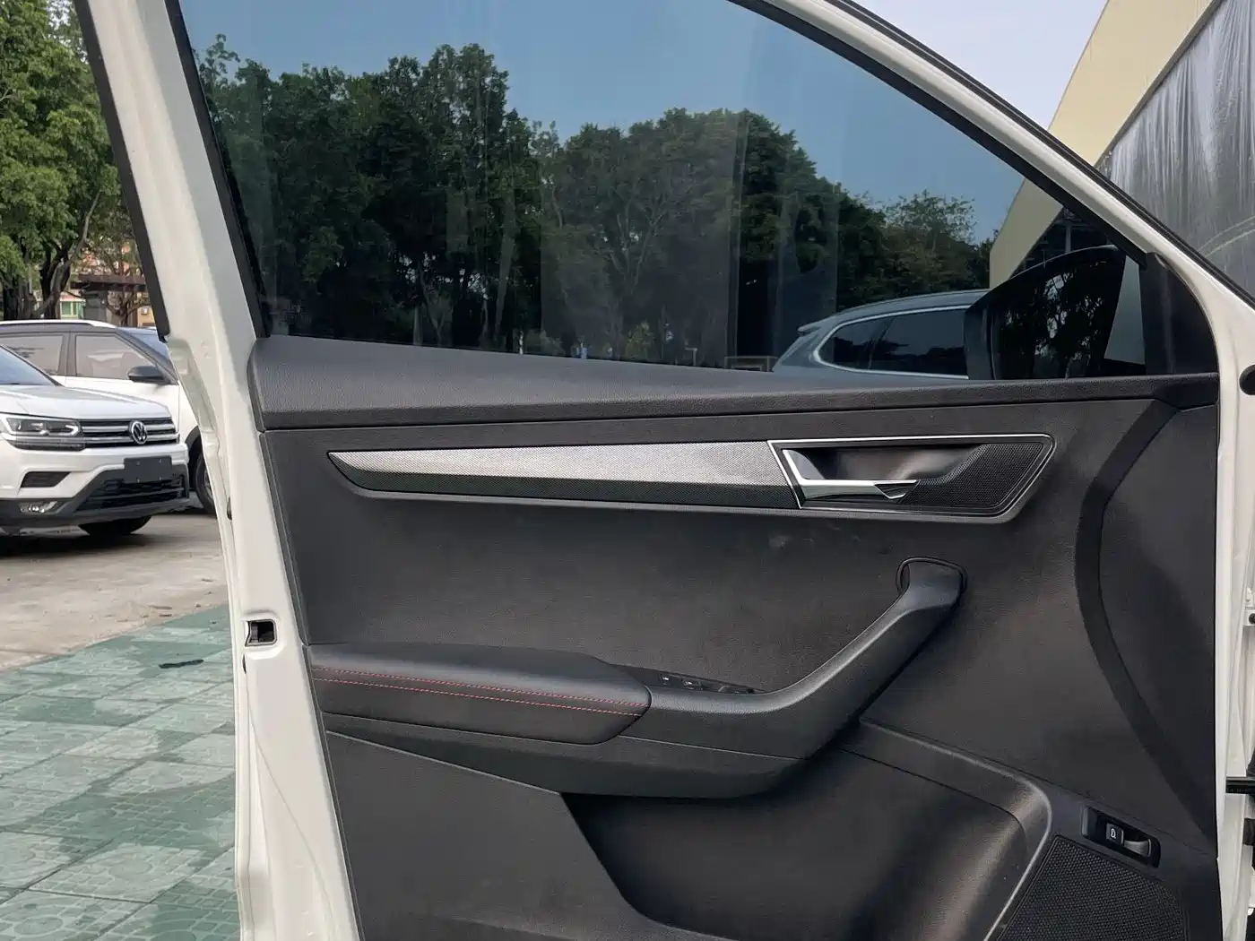 Škoda Karoq 2023 TSI280 Luxury Edition фото 22