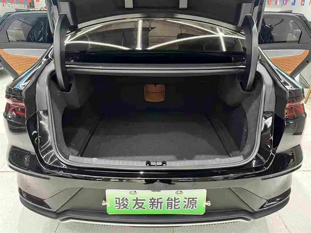 Фото 14 - BYD Han