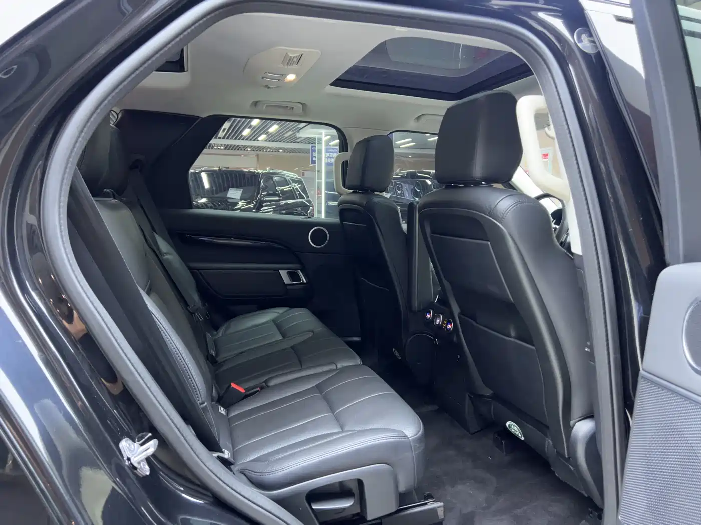 Land Rover Discovery 2020 2.0T SE фото 5
