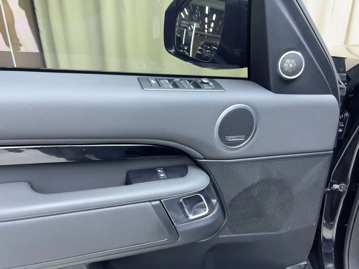 Land Rover Discovery 2020 2.0T SE фото 8