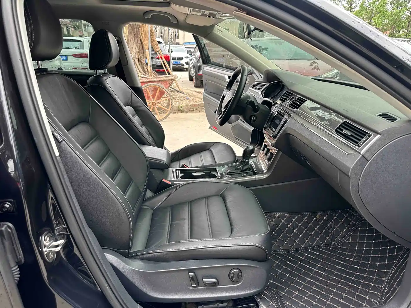Volkswagen Passat 2016 330TSI DSG Honor Edition фото 6