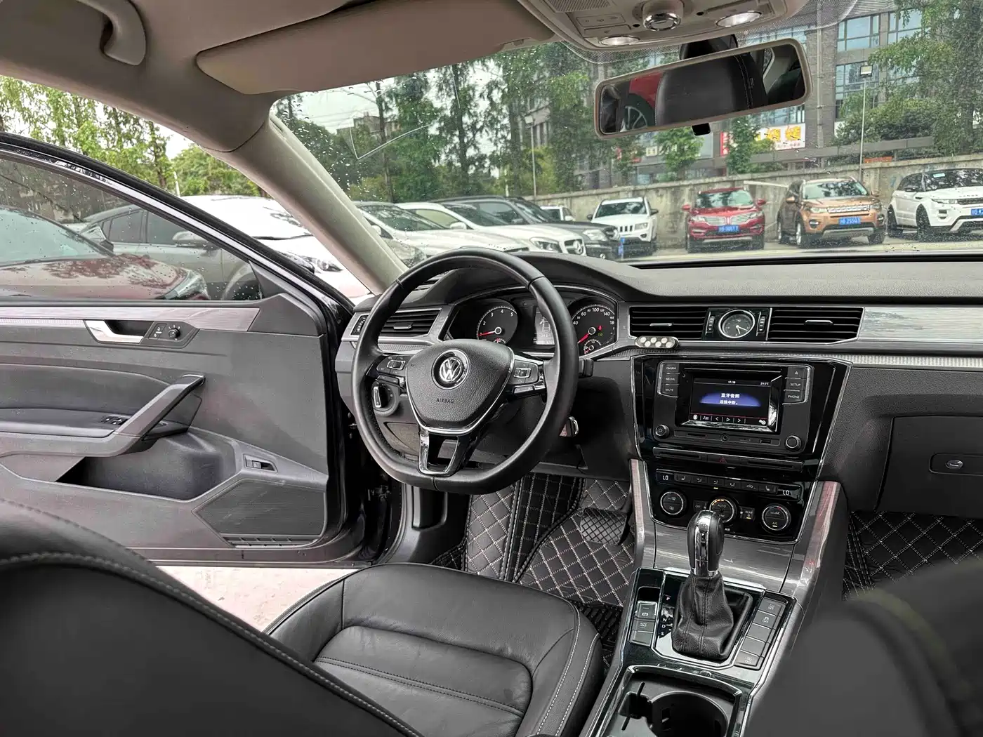 Volkswagen Passat 2016 330TSI DSG Honor Edition фото 8