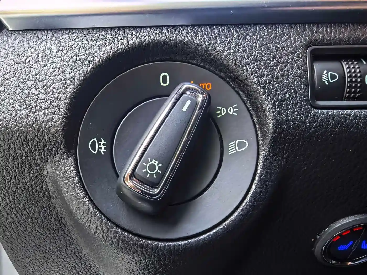 Škoda Kamiq 2022 1.5L Automatic Comfort Edition фото 8