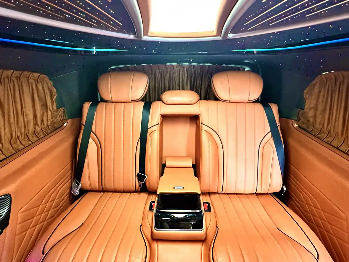 Mercedes-Benz Vito 2023 2.0T Business 7-Seater фото 8