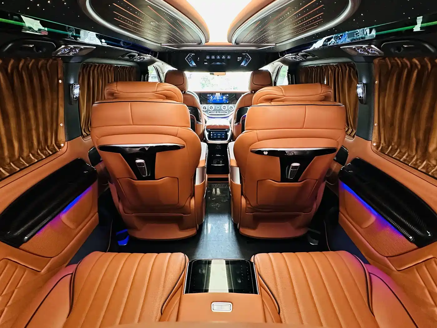 Mercedes-Benz Vito 2023 2.0T Business 7-Seater фото 11