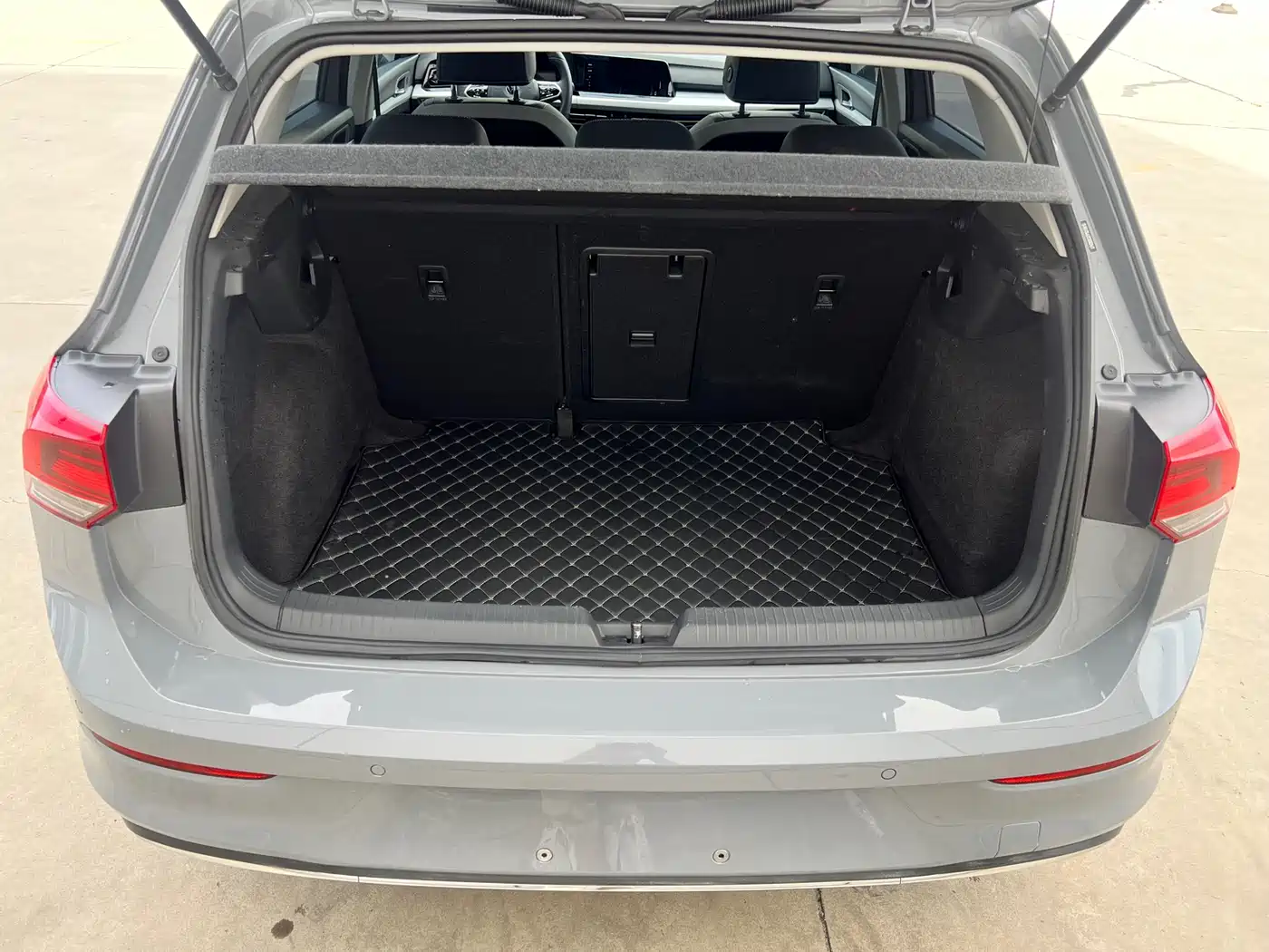 Volkswagen Golf 2023 280TSI DSG Pro 20th Anniversary Edition фото 14
