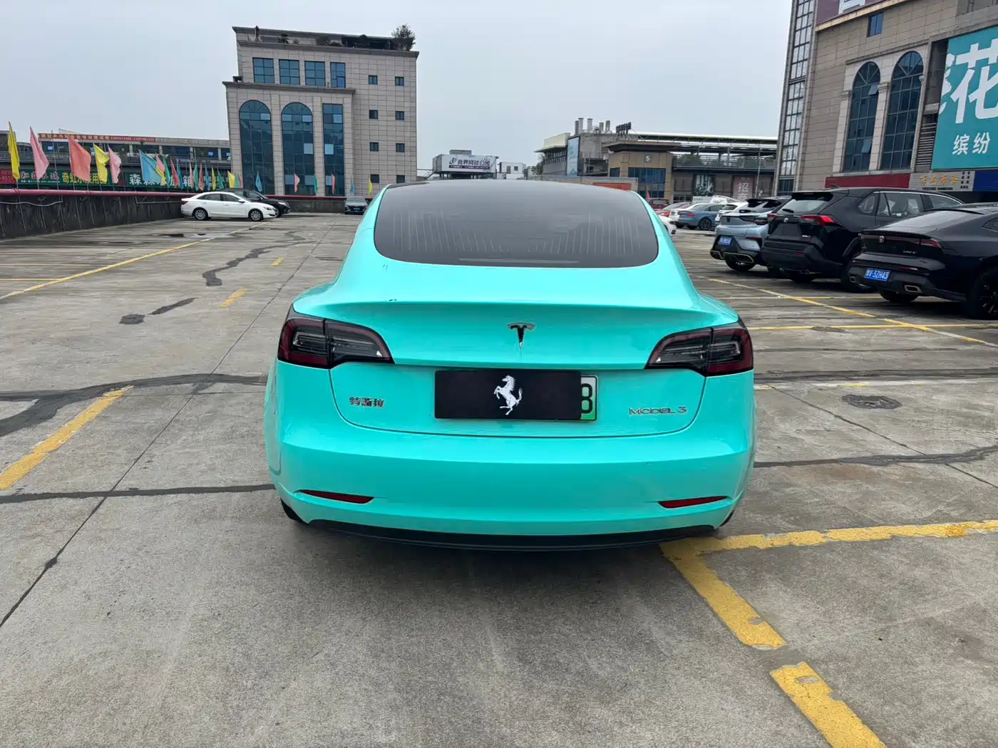 TESLA MODEL 3