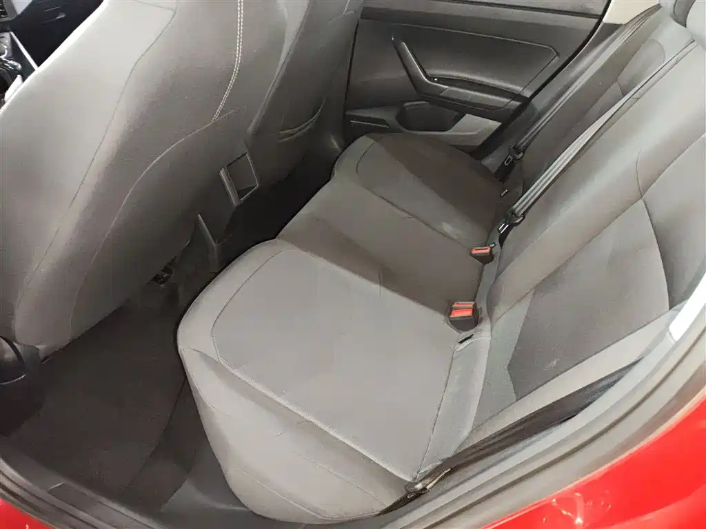Volkswagen Polo 2019 Plus 1.5L Automatic Panorama Enjoyment Edition фото 17