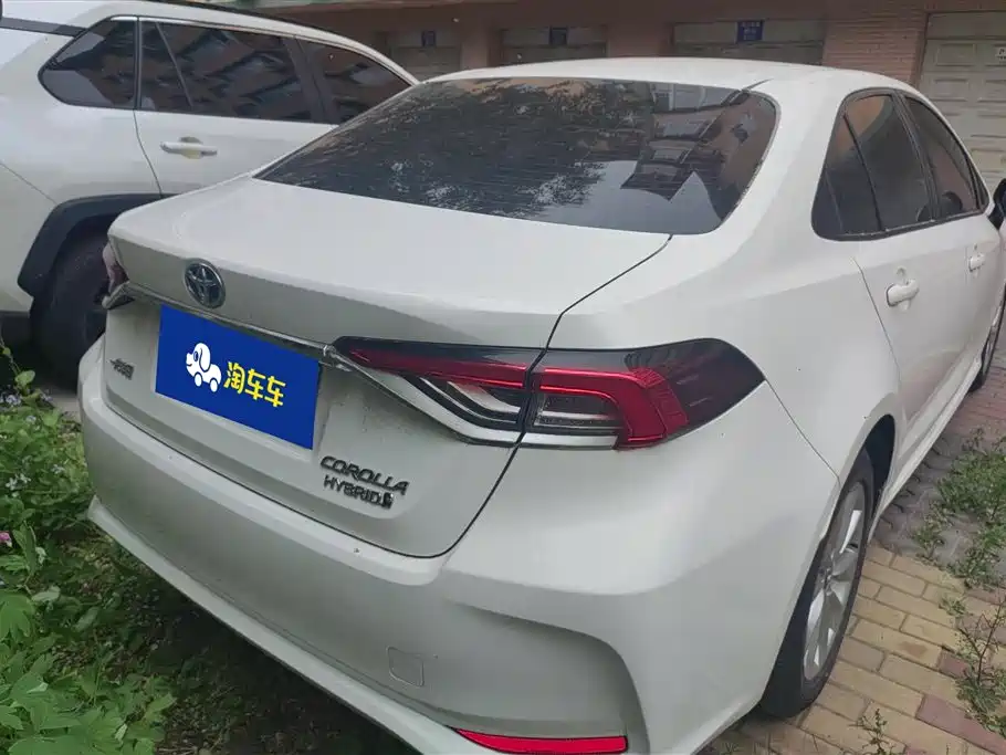 Toyota Corolla 2022 Hybrid 1.8L E-CVT Pioneer Edition фото 3