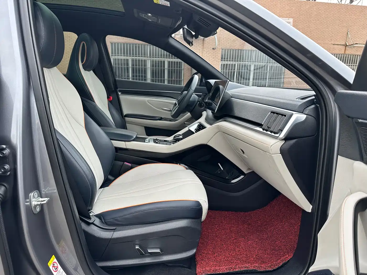BYD Song PLUS PHEV 2021 DM-i 51KM Honor фото 15