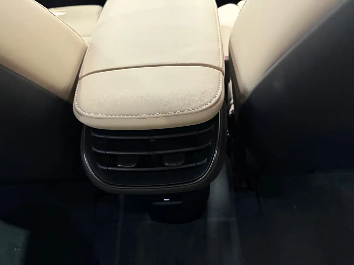 NIO ET5T 2024 75kWh Touring фото 15