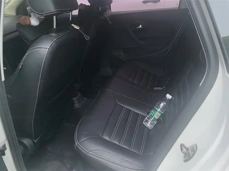 Volkswagen Polo 2016 1.4L Automatic Trend фото 10