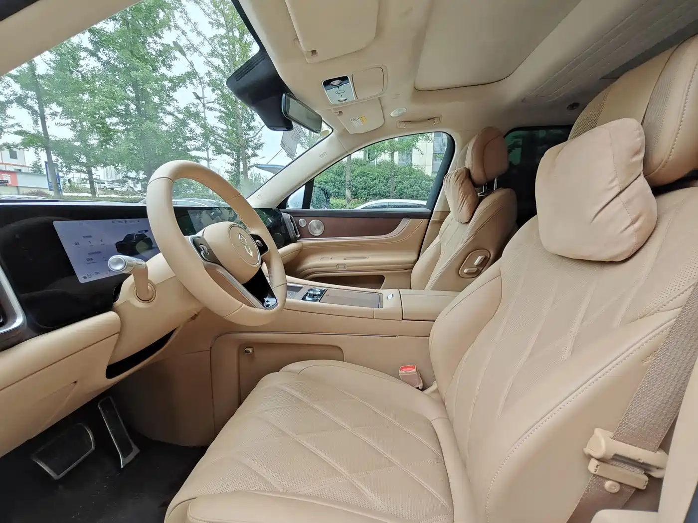 AITO Wenjie AITO M9 2025 Extended Range Ultra 52kWh 6-Seater фото 8