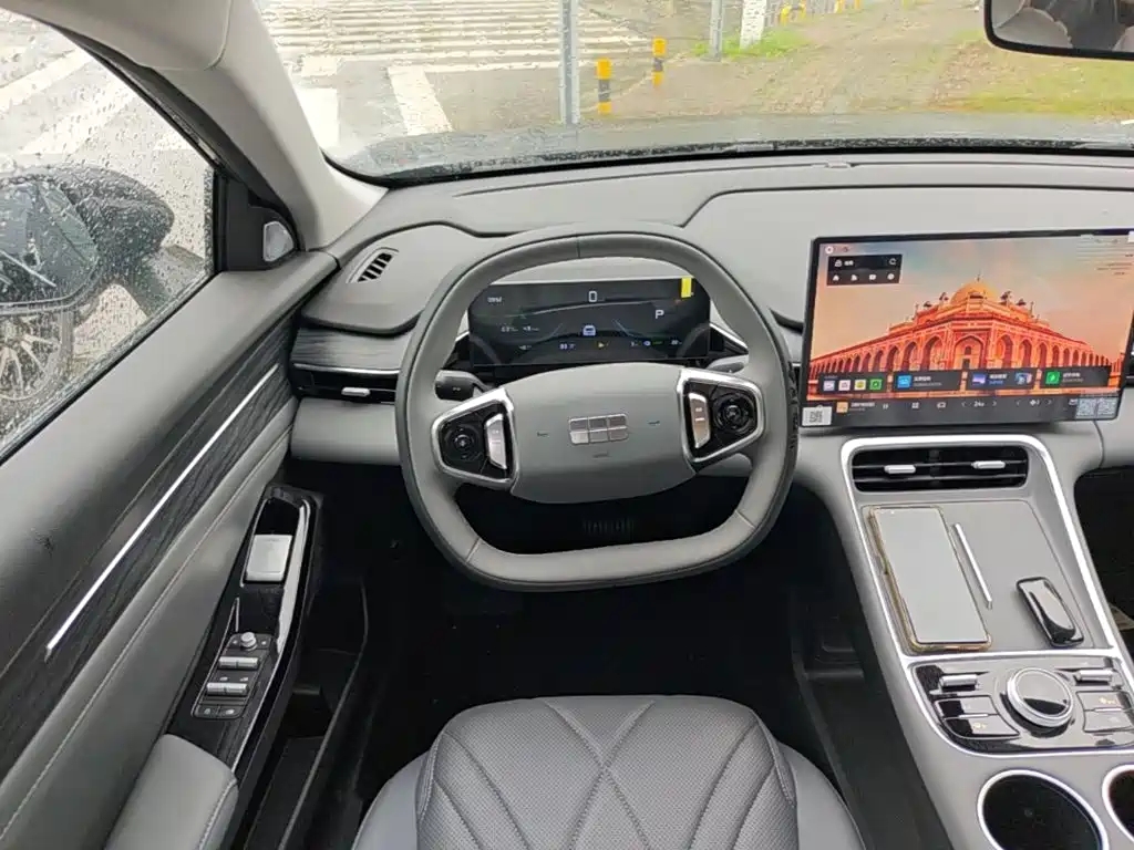 Фото 11 - Geely Galaxy Galaxy L6